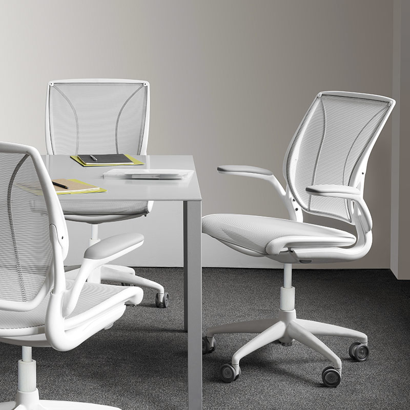 Humanscale Diffrient World office chair review