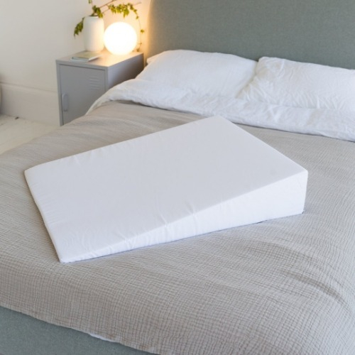 How To Use A Bed Wedge - 5 Different Ways – Putnams